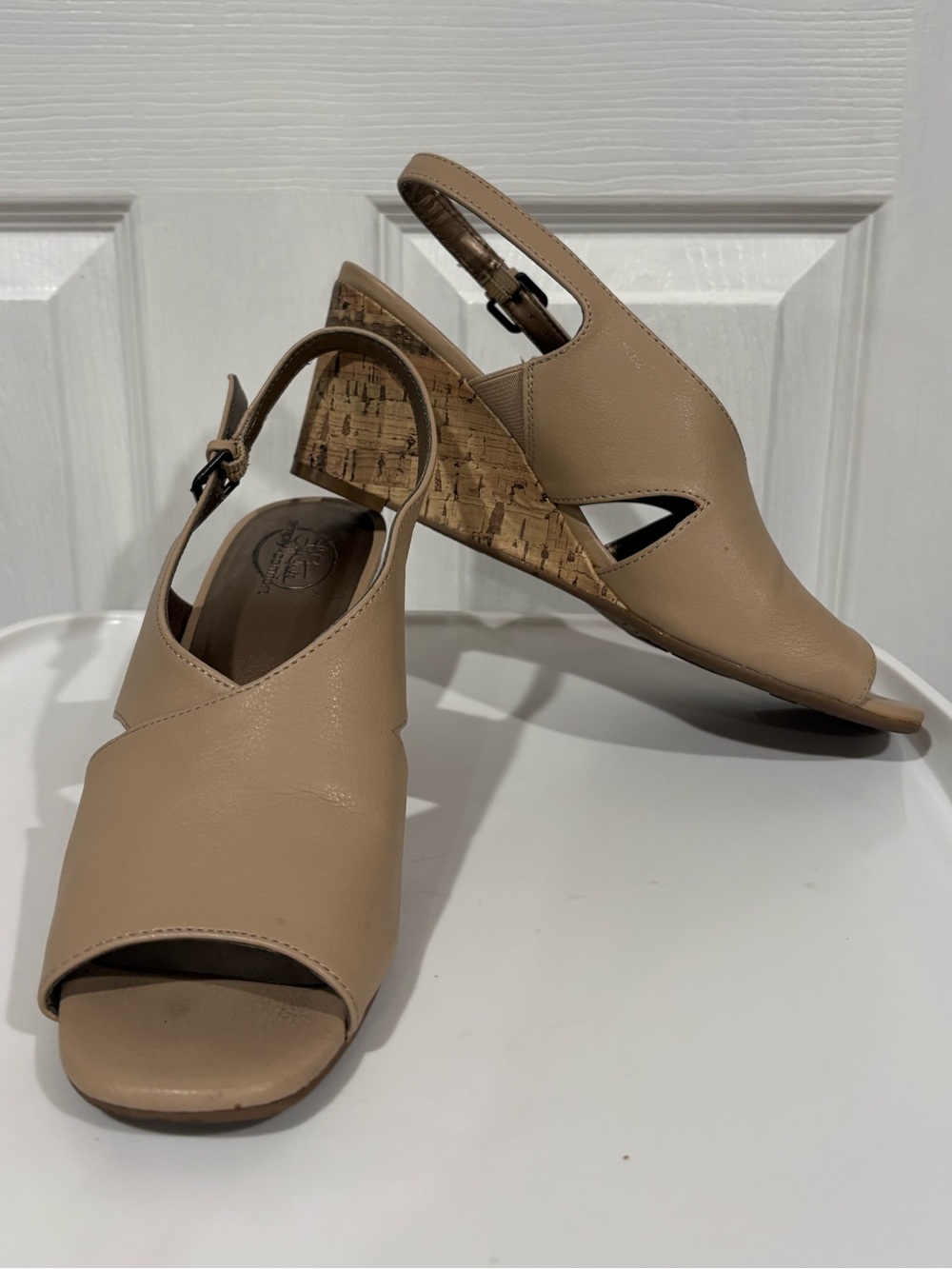 LifeStride Women's Beige Slingback Cork Wedge Sandals